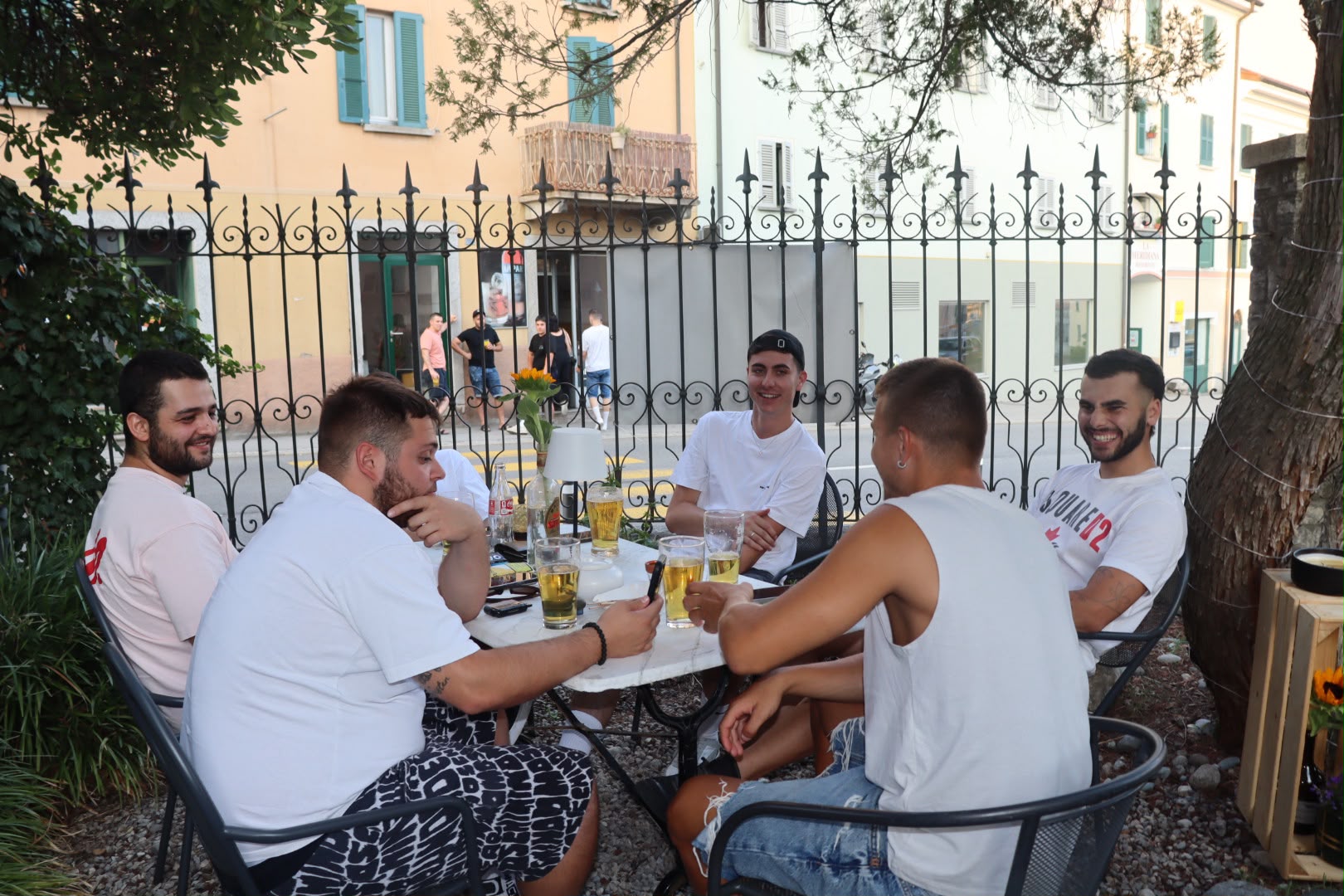 Aperitivo nel giardino